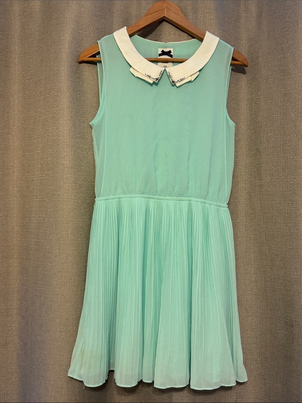 Women’s Mint Green Pleated Collar Dress